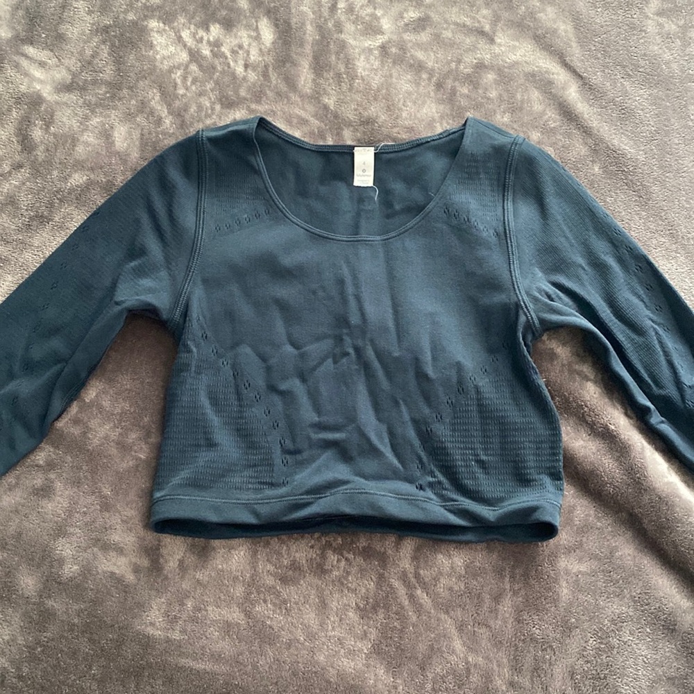 Lululemon long sleeve crop top
